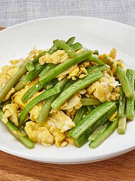 Scrambled eggs with loofah